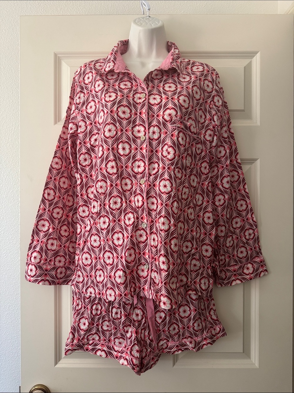Victoria’s Secret Pink Patterned Button-Front Pajama set size M